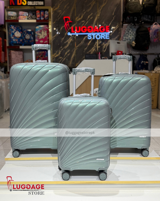Dovelle Luggage - Lightweight Polypropylene Travel Suitcase with 360° Wheels